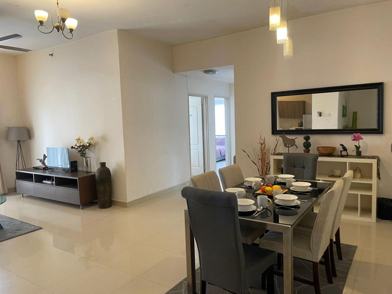 Windsor Service Apartment *